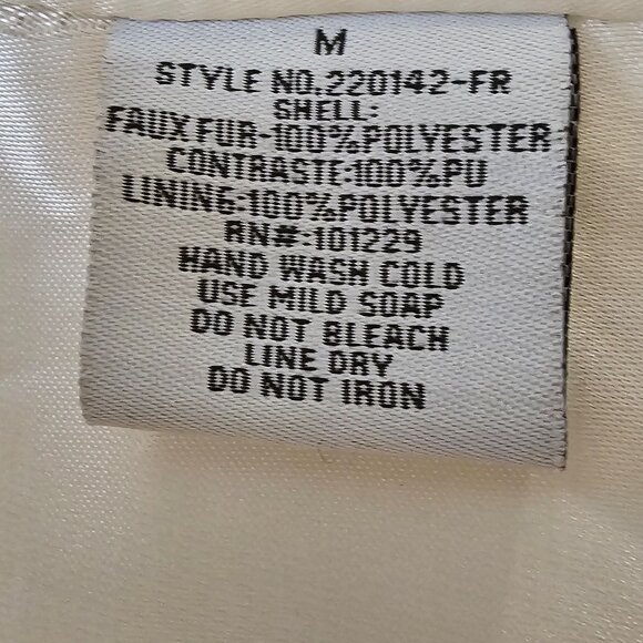 Women’s White Faux Fur Sleeveless Vest, Small/Medium - Picture 7 of 7